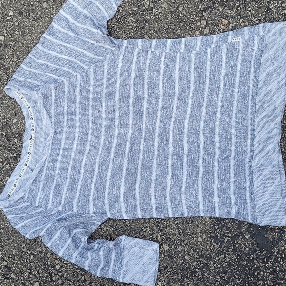 ✅️3/$40 ROXY fine yarn sweater 3/4 sleeve - Picture 8 of 8